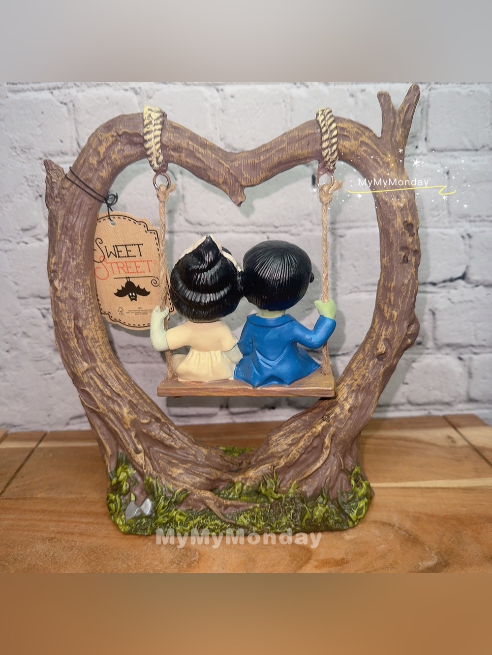 Halloween Frankenstein and Bride Swing Figurine - Picture 3 of 3